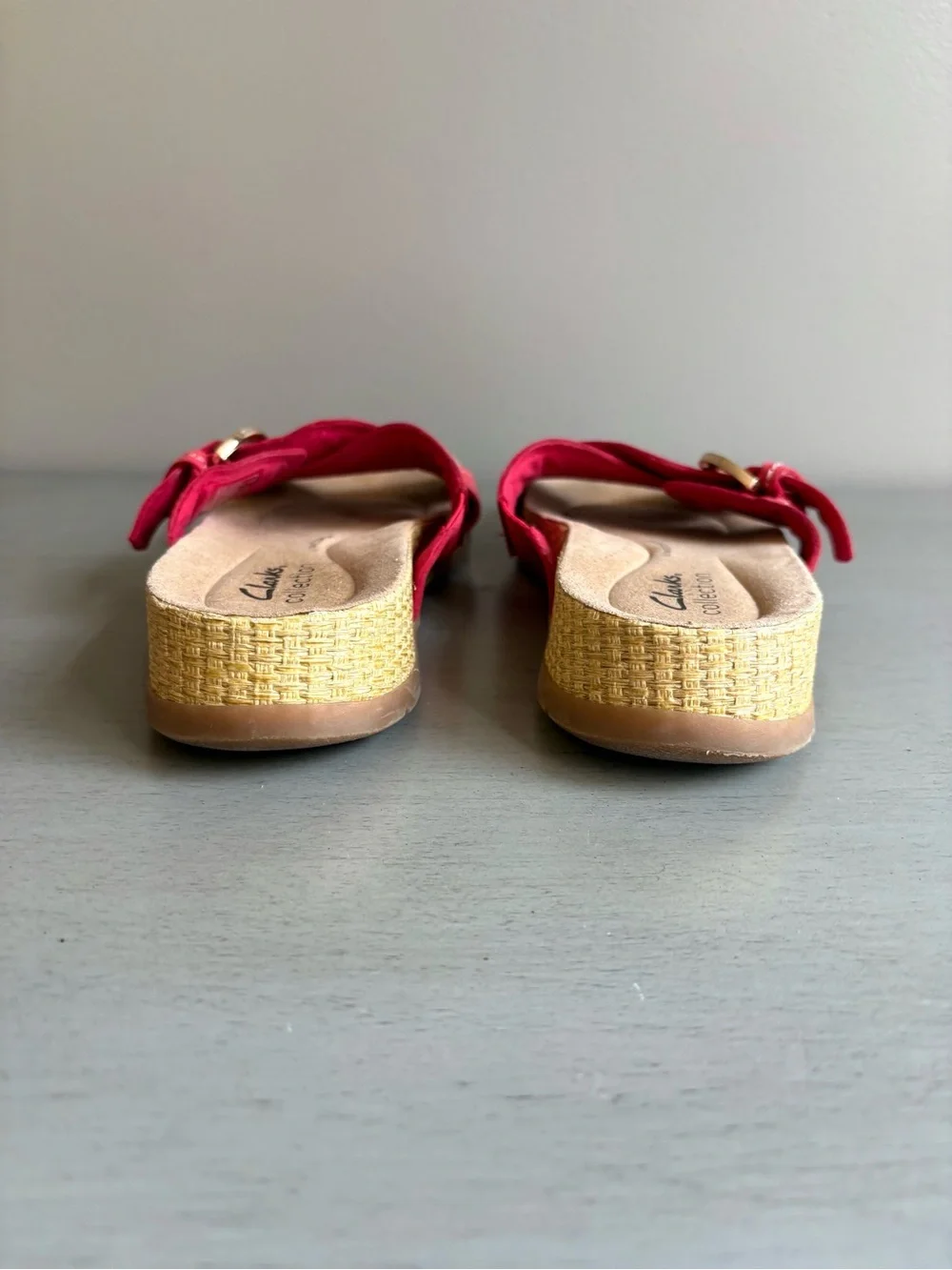 Clarks Collection Reileigh May Nubuck Red Crisscross Slide Buckle Sandal Sz 7.5